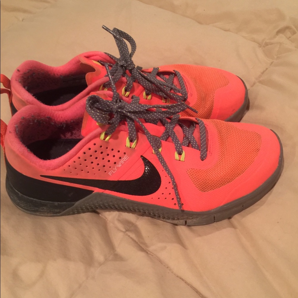 Nike Metcons - Picture 2 of 3